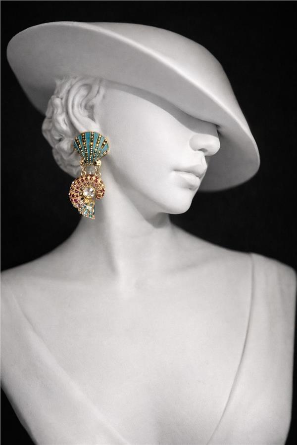 Leah Renkli Taş Detaylı Deniz Kabuğu Figürlü Vintage Sallantılı Küpe